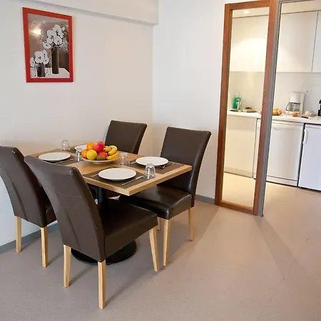 Residhotel Galerie Tatry 3* בורדו